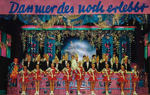 <span style="color:#ff8148">1999 </span>Dass mer des noch erlebbt