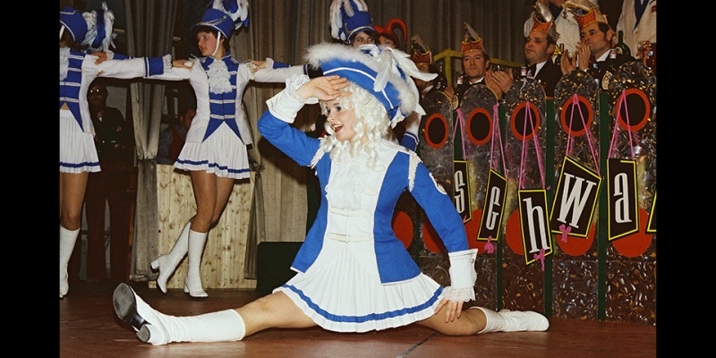 schwarze11-1979-320