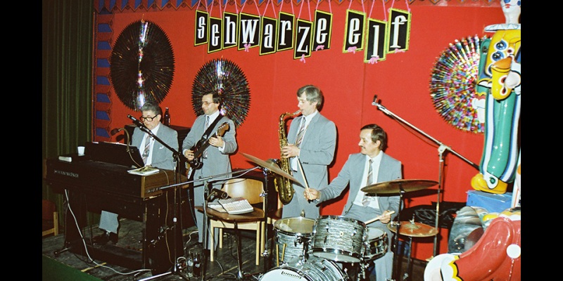 schwarze11-1982-019_03