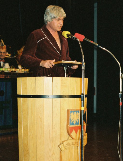 schwarze11-1990-221