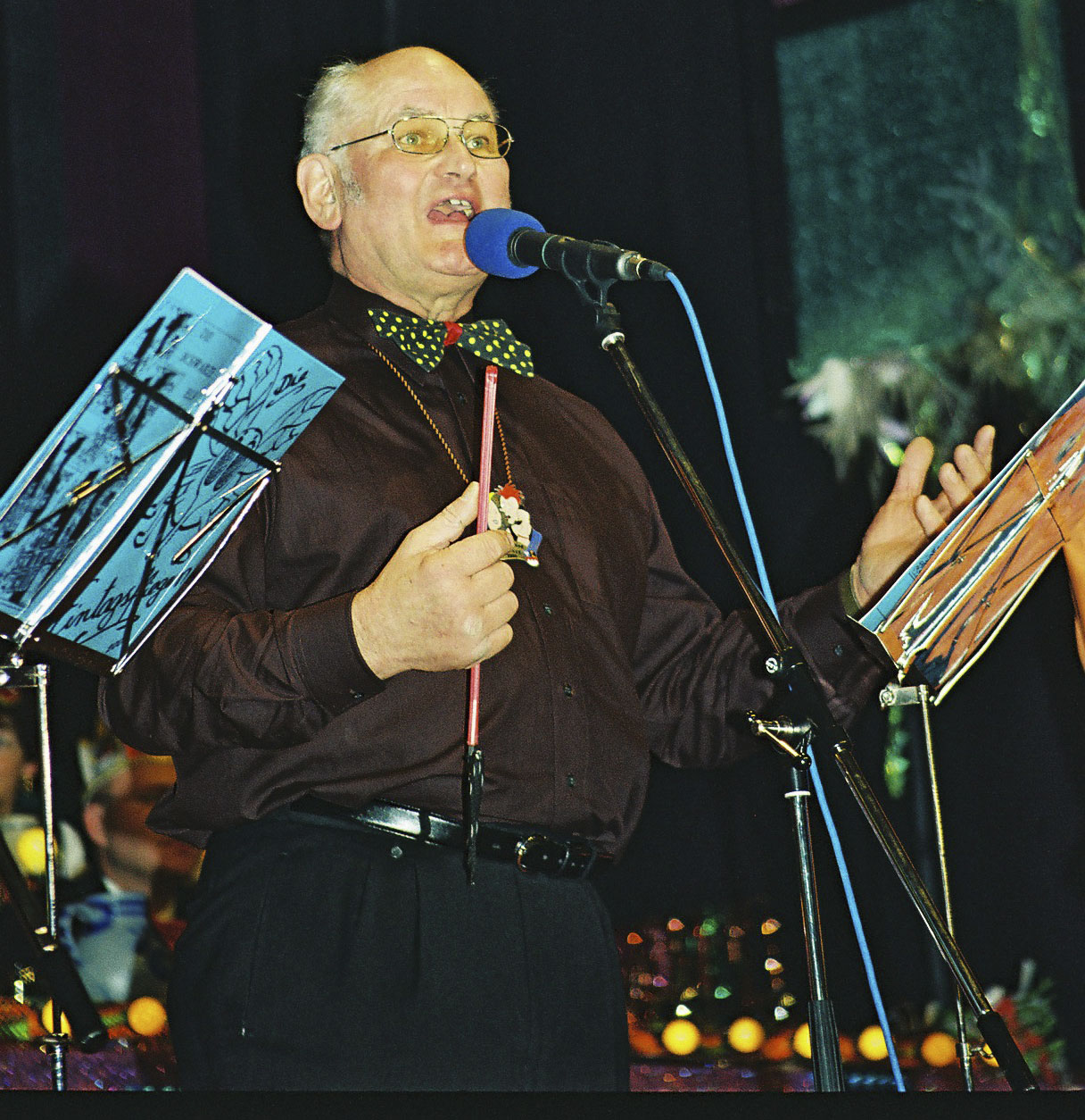 schwarze11-2001-041 schwarze11-2001-041